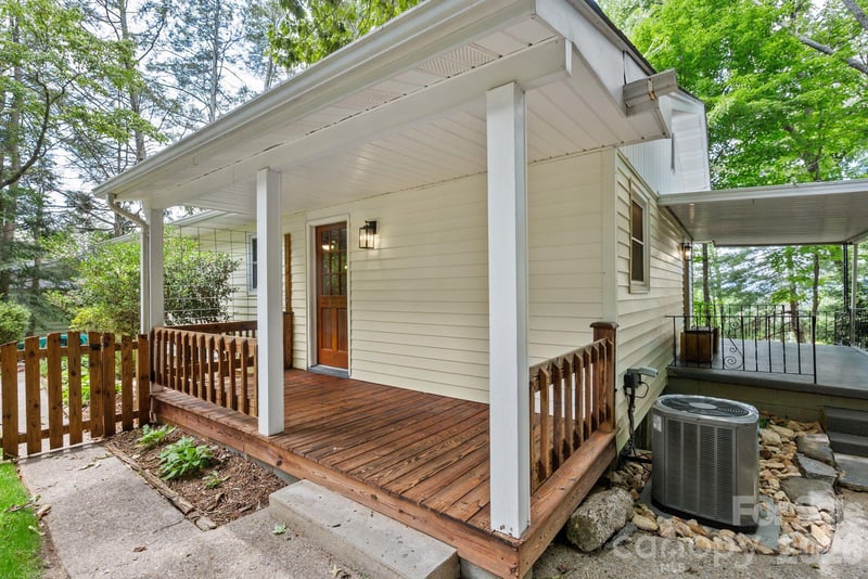 11 Von Ruck Ct, Asheville, NC 28801