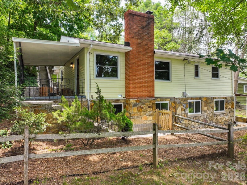 11 Von Ruck Ct, Asheville, NC 28801