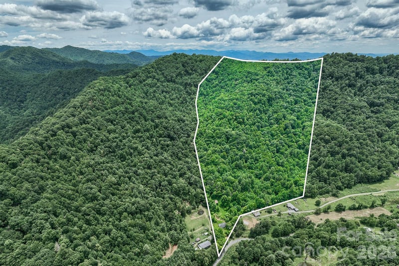 789 Jarrett Cove Rd, Marshall, NC 28753