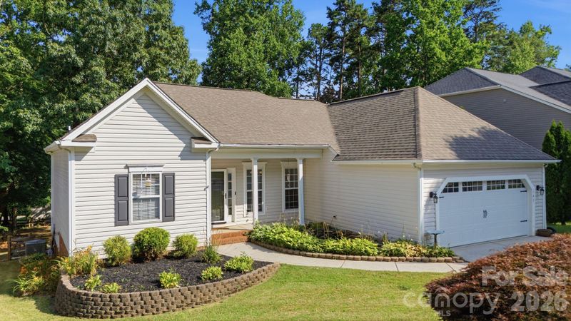 147 Broken Pine Ln, Mooresville, NC 28117