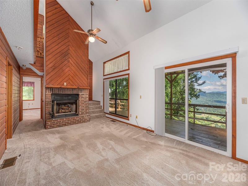 1575 Red Maple Dr, Waynesville, NC 28785
