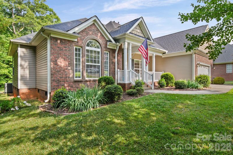 1042 Marguerite Dr, Lowell, NC 28098
