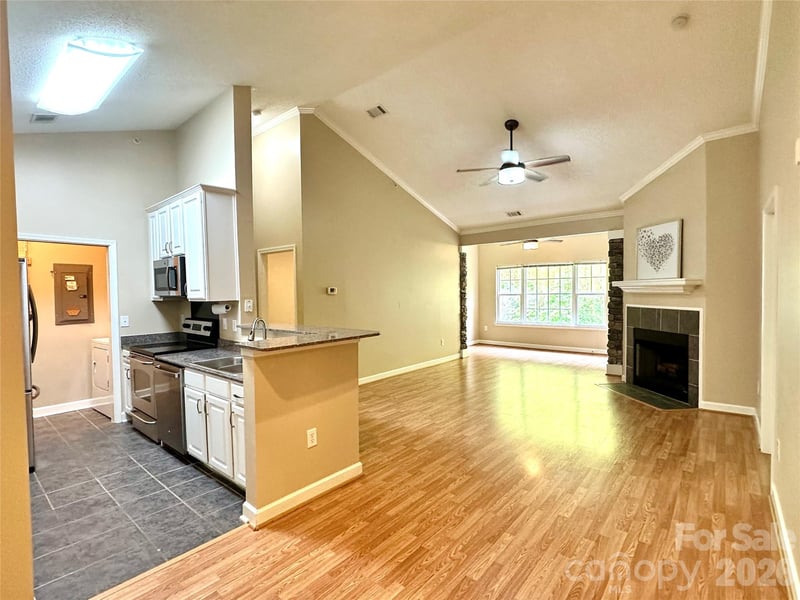 2000 Olde Eastwood Village Blvd #305, Asheville, NC 28803