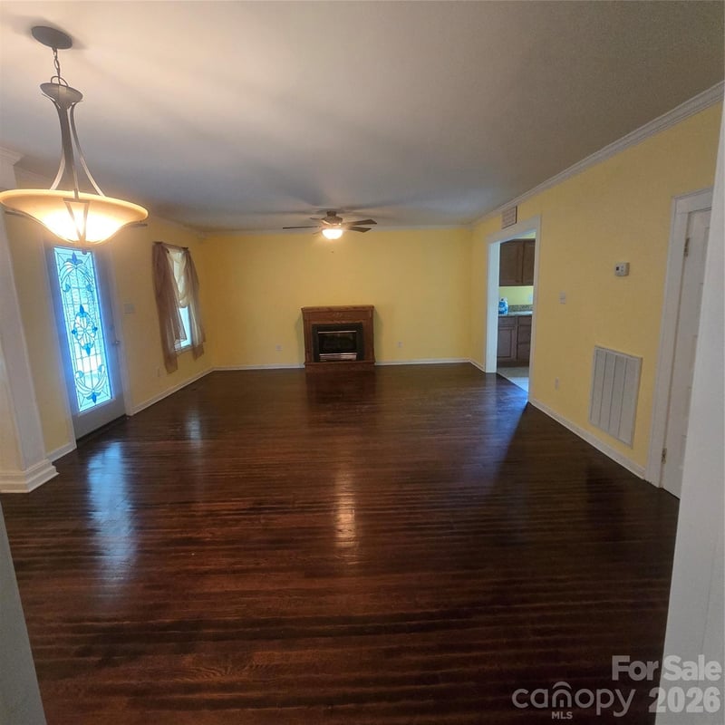 3972 S Nc Hwy 127 Hw, Hickory, NC 28602
