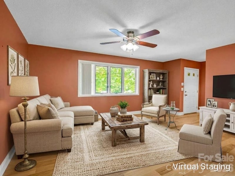 156 Deer Rn, Hendersonville, NC 28739