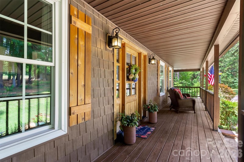 239 Hawks Prey Dr, Mooresville, NC 28115
