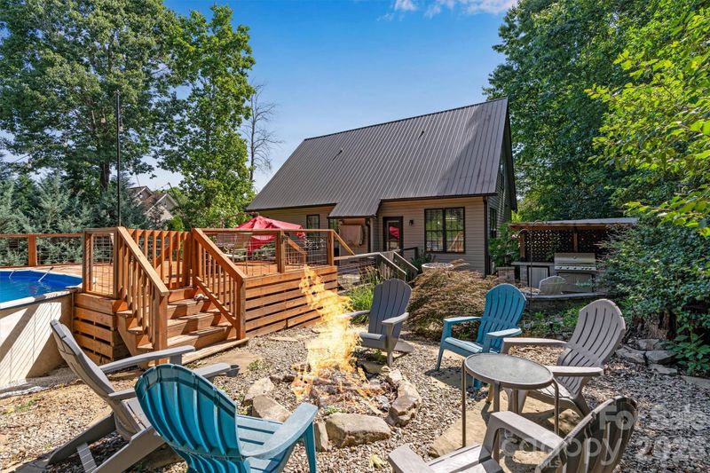 1915 Lynmore Dr, Sherrills Ford, NC 28673