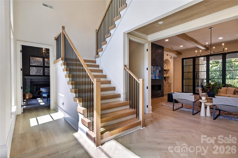 5555 Fairview Rd, Charlotte, NC 28209