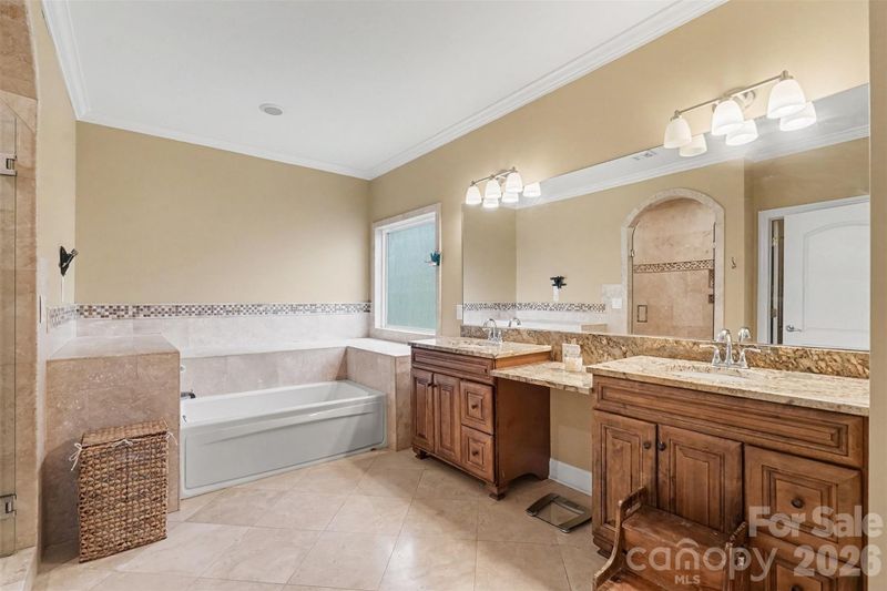 4574 Hunter Rhyne Rd, Lincolnton, NC 28092
