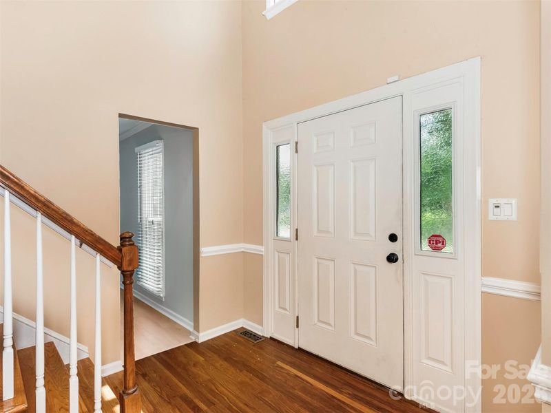 14437 Raynham Dr, Charlotte, NC 28262