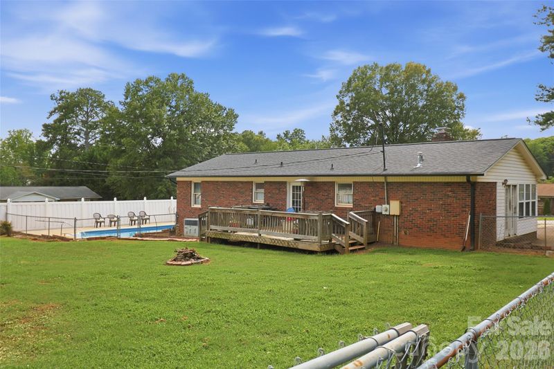 115 Arc St, Bessemer City, NC 28016