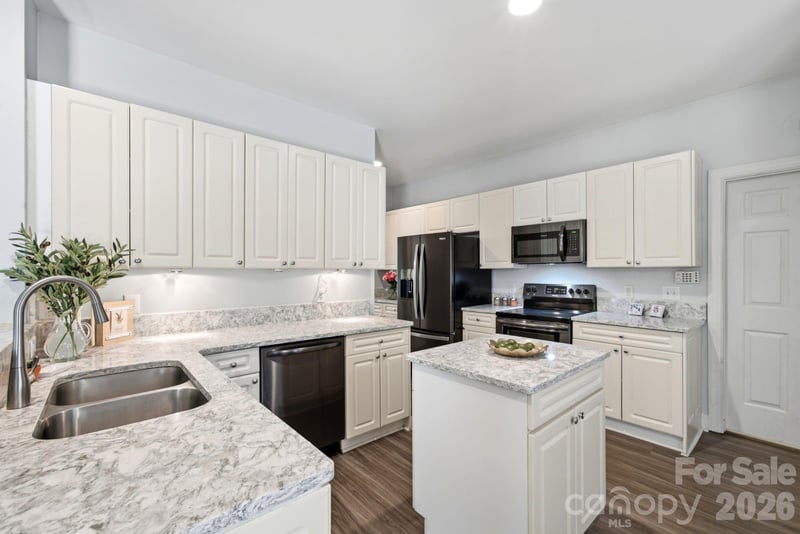 137 Purple Finch Ln, Mooresville, NC 28117