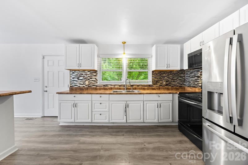 1131 Mt Kisco Dr, Charlotte, NC 28213