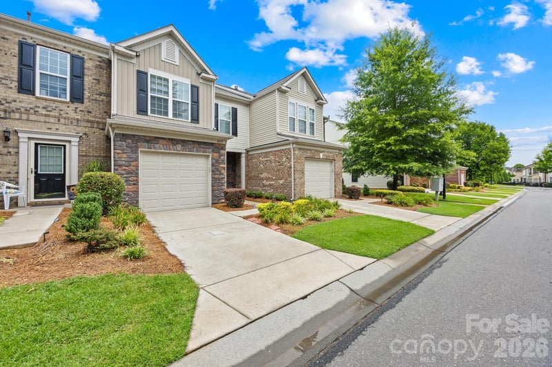 2459 Diplomat Ln, Charlotte, NC 28210
