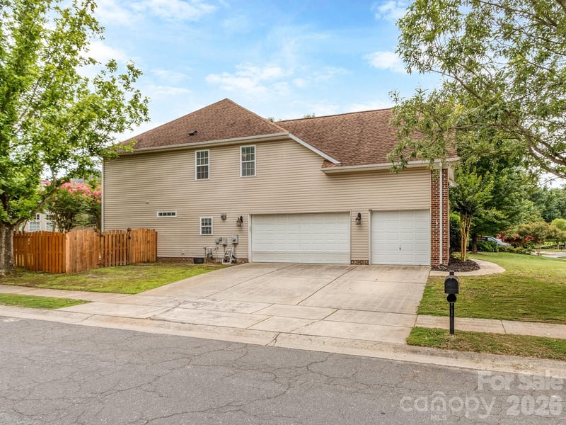 4027 Riseley Ln, Charlotte, NC 28270