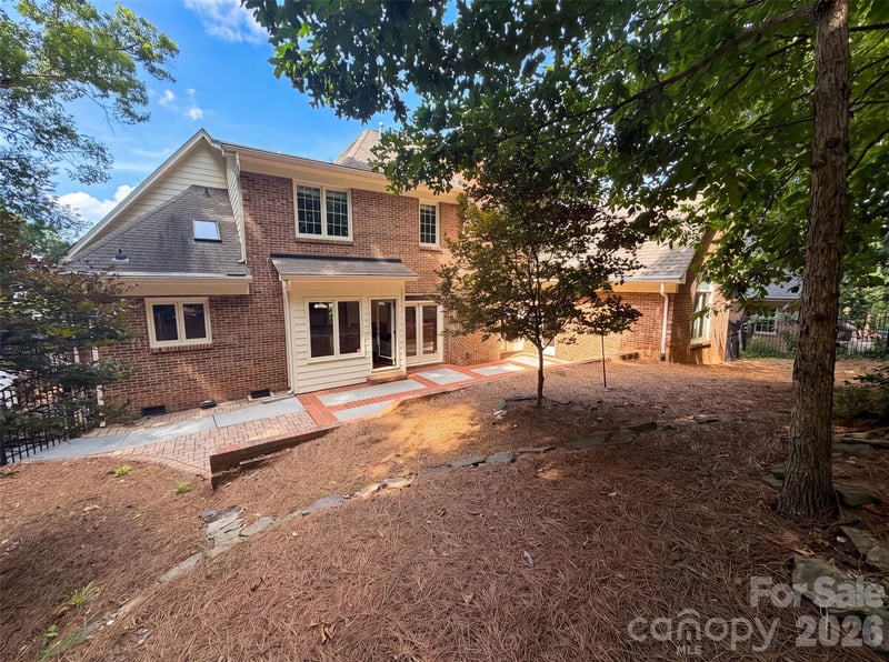 3711 Surry Ridge Ct, Charlotte, NC 28210