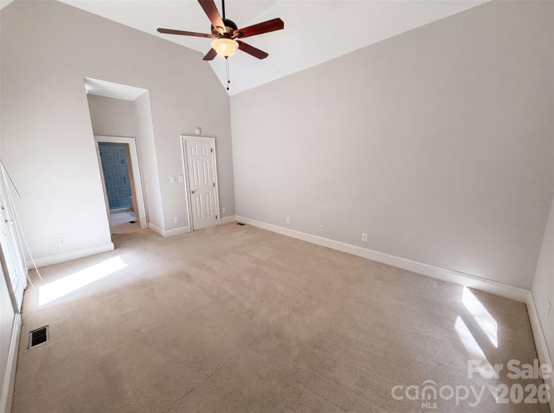 3711 Surry Ridge Ct, Charlotte, NC 28210