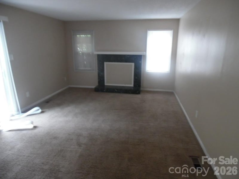 6311 Coach Hill Ln, Charlotte, NC 28212