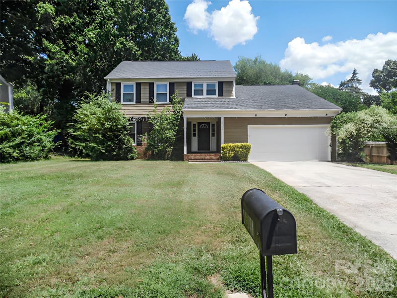 6311 Coach Hill Ln, Charlotte, NC 28212