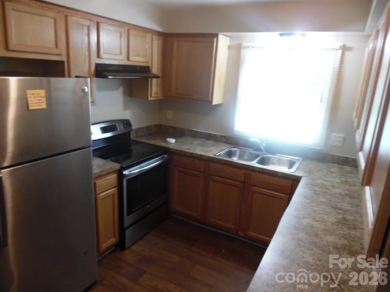 6311 Coach Hill Ln, Charlotte, NC 28212