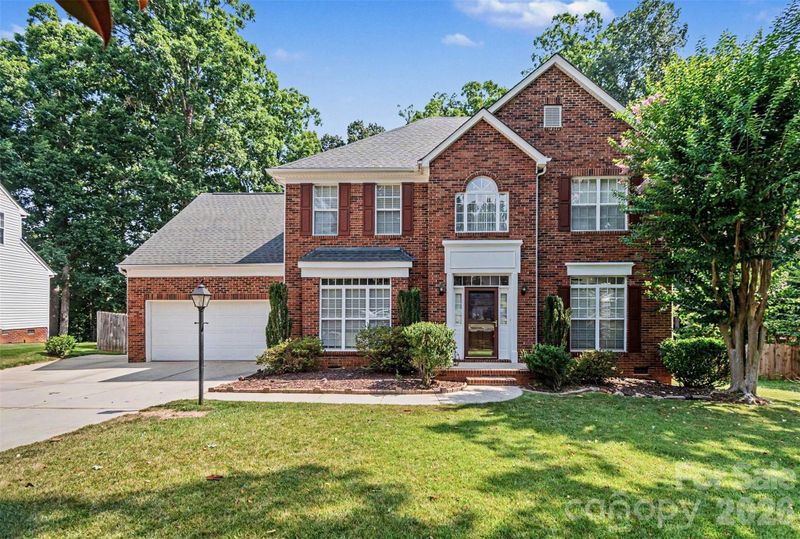 1421 Moonstone Dr, Matthews, NC 28105