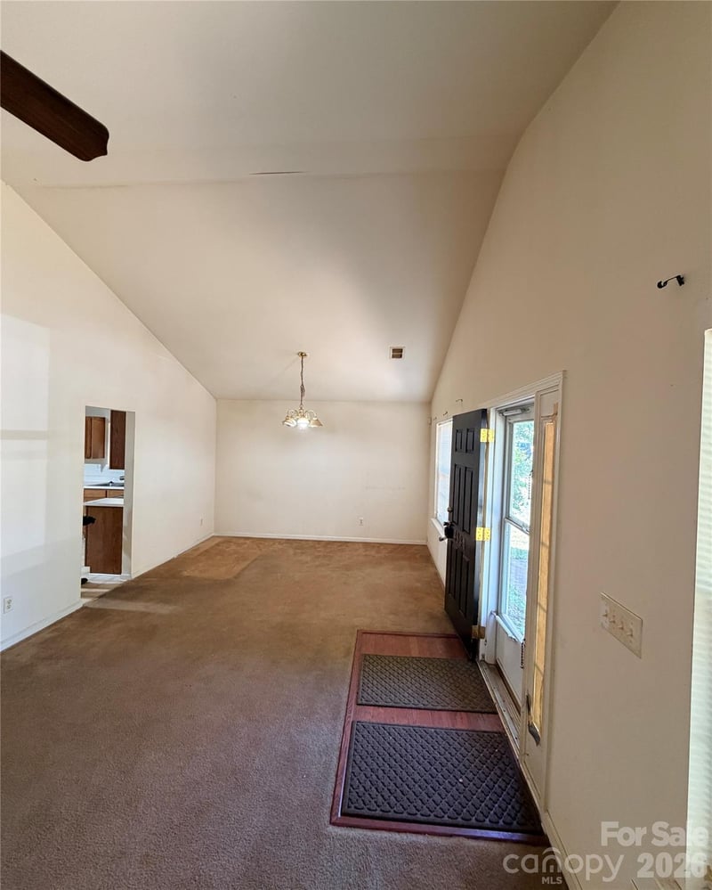 3834 Brookchase Ln, Charlotte, NC 28205