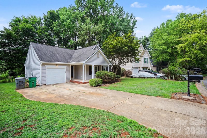 2732 Black Walnut Ln, Charlotte, NC 28262