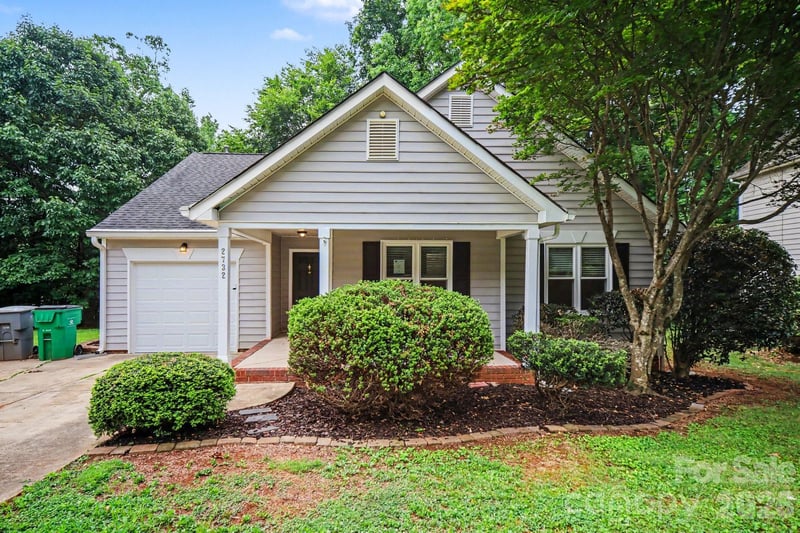 2732 Black Walnut Ln, Charlotte, NC 28262