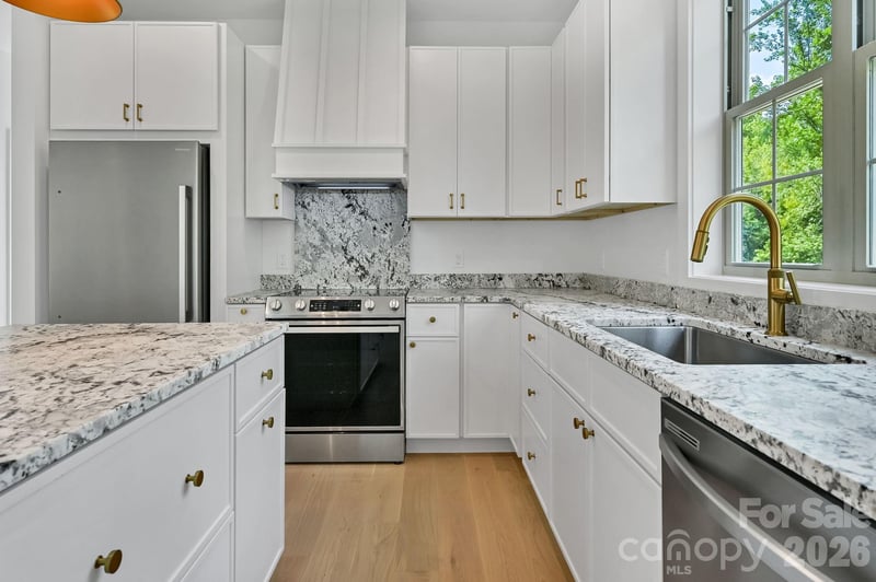 225 Edgewood Rd S, Asheville, NC 28803
