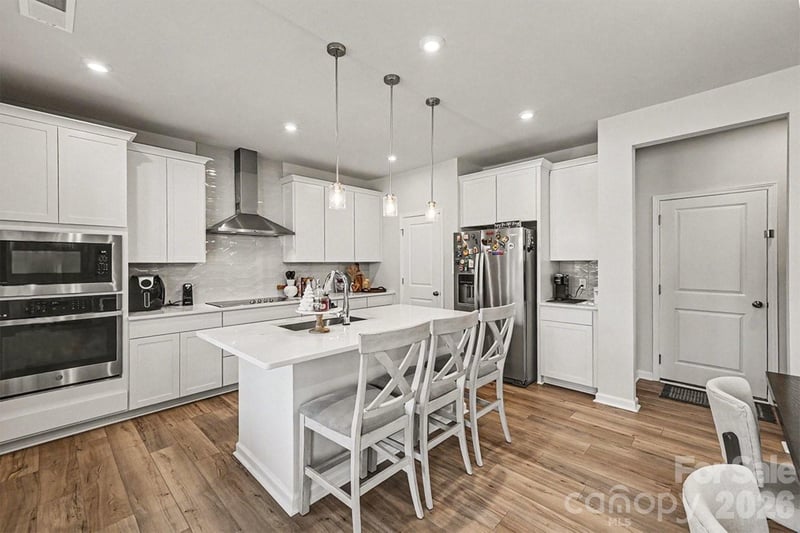8230 Franklin Trail St, Charlotte, NC 28227