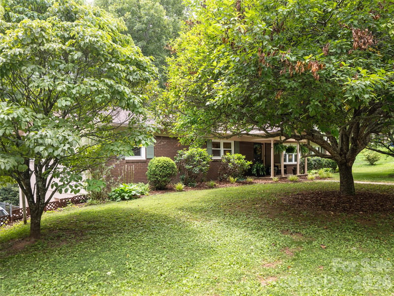 29 Jean Dr, Asheville, NC 28803