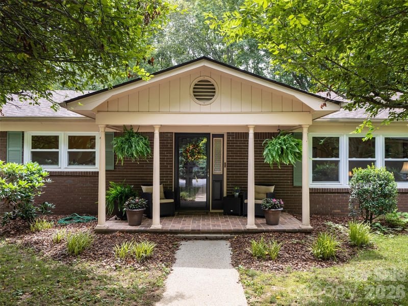 29 Jean Dr, Asheville, NC 28803
