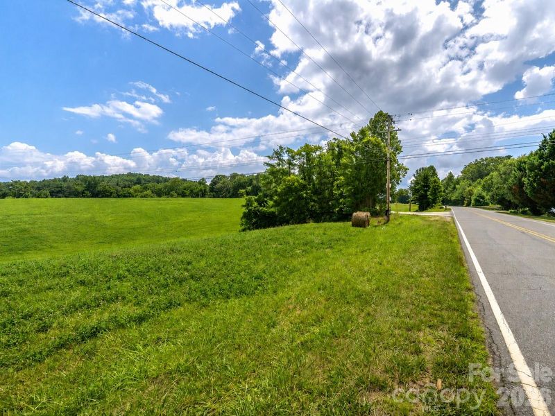 99999 Sprouse Town Rd, Weaverville, NC 28787