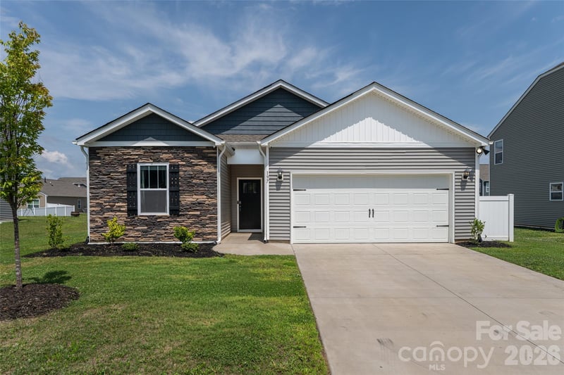 197 Wheatfield Rd, Fletcher, NC 28732