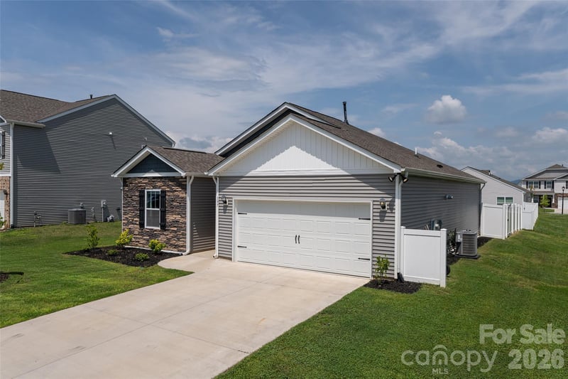 197 Wheatfield Rd, Fletcher, NC 28732