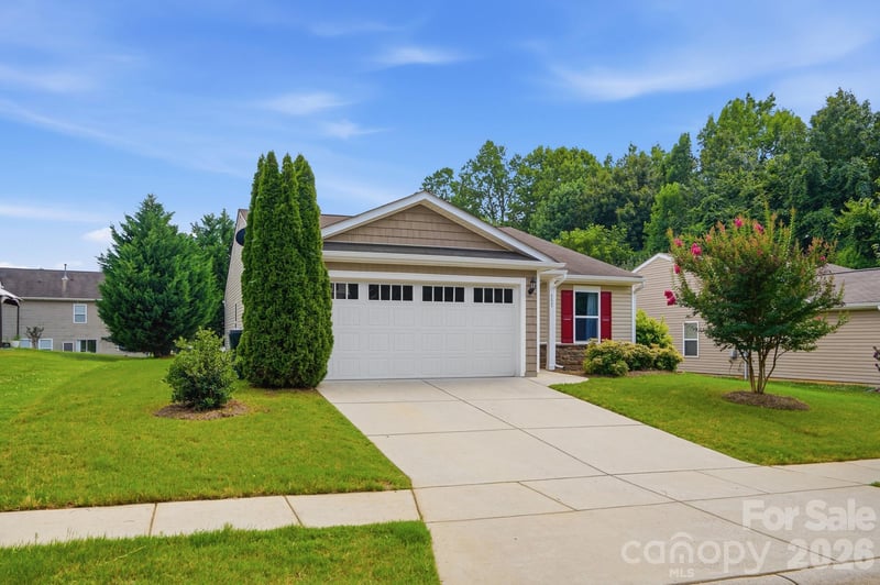 757 Willow Creek Dr, Gastonia, NC 28054