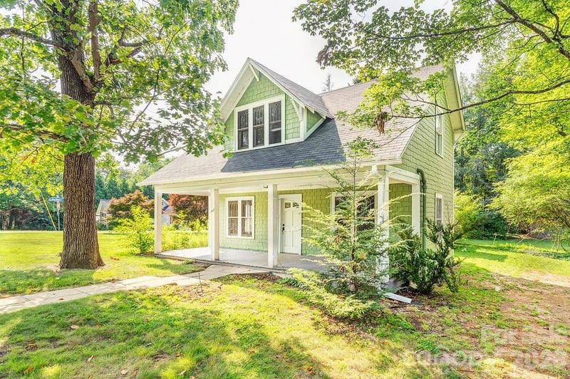648 Lakeshore Dr, Asheville, NC 28804