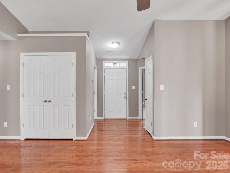 7216 Preakness Stakes Ln, Charlotte, NC 28215