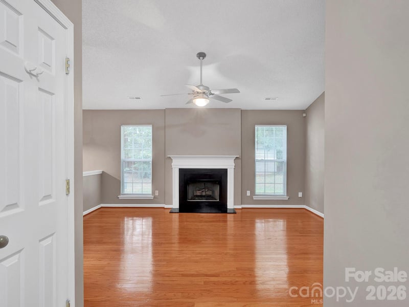 7216 Preakness Stakes Ln, Charlotte, NC 28215