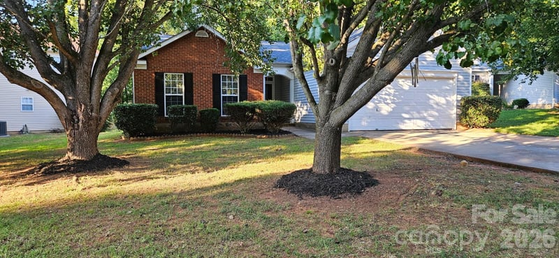 7216 Preakness Stakes Ln, Charlotte, NC 28215