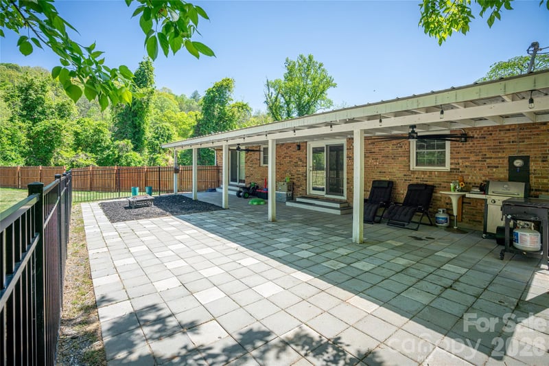 7 Lula Cove Rd, Weaverville, NC 28787