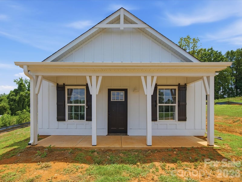 1432 Blackbird Dr, Clover, SC 29710