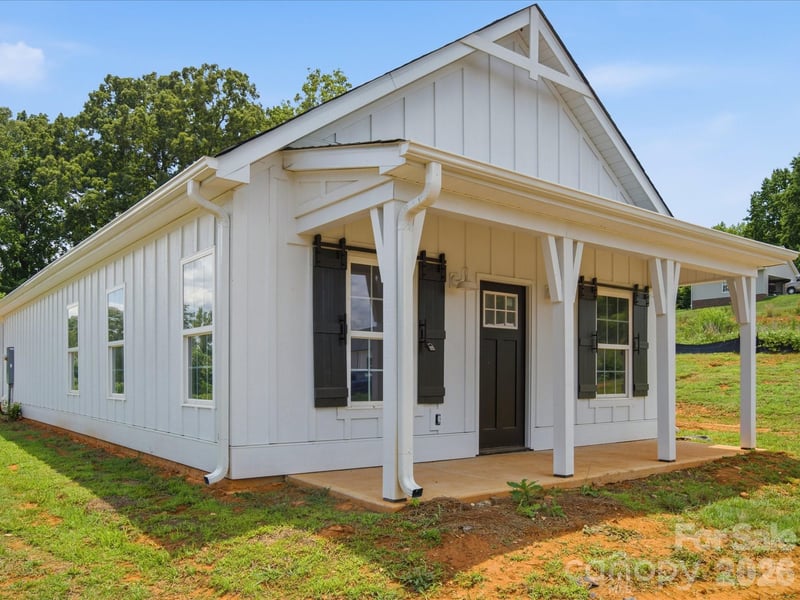 1432 Blackbird Dr, Clover, SC 29710