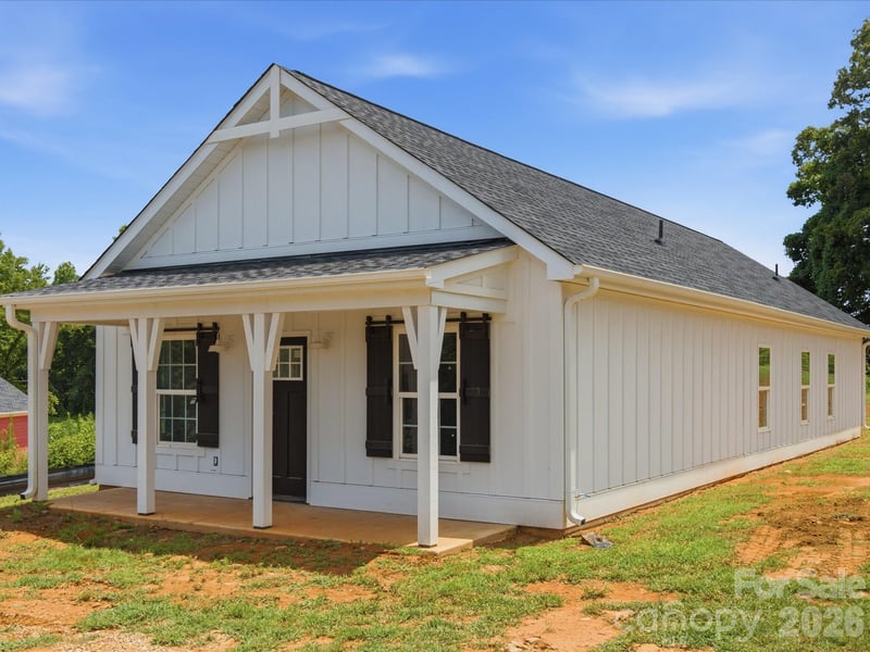 1432 Blackbird Dr, Clover, SC 29710