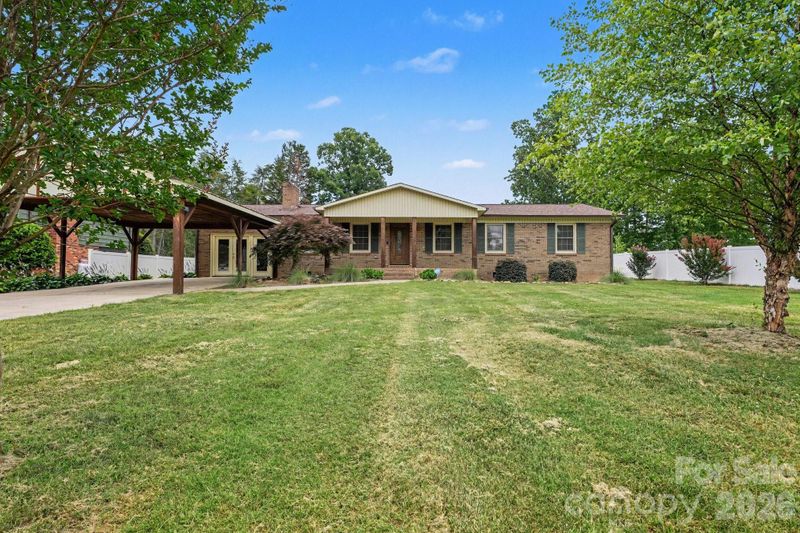 1138 Graham St, Claremont, NC 28610
