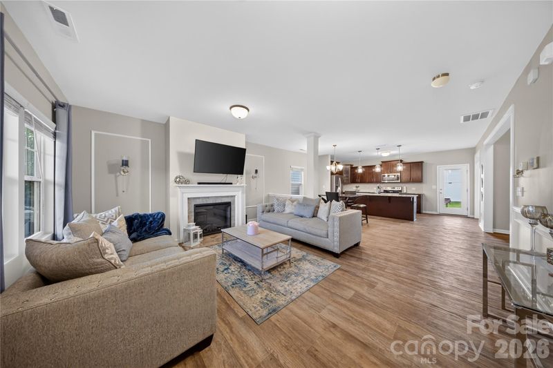 5137 Thomasville Dr, Belmont, NC 28012