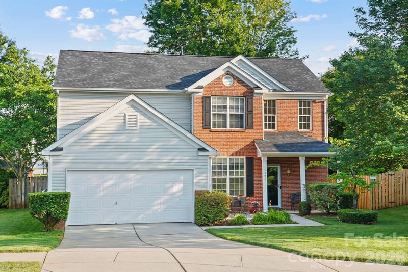 15926 Bubbling Branch Ln, Charlotte, NC 28273