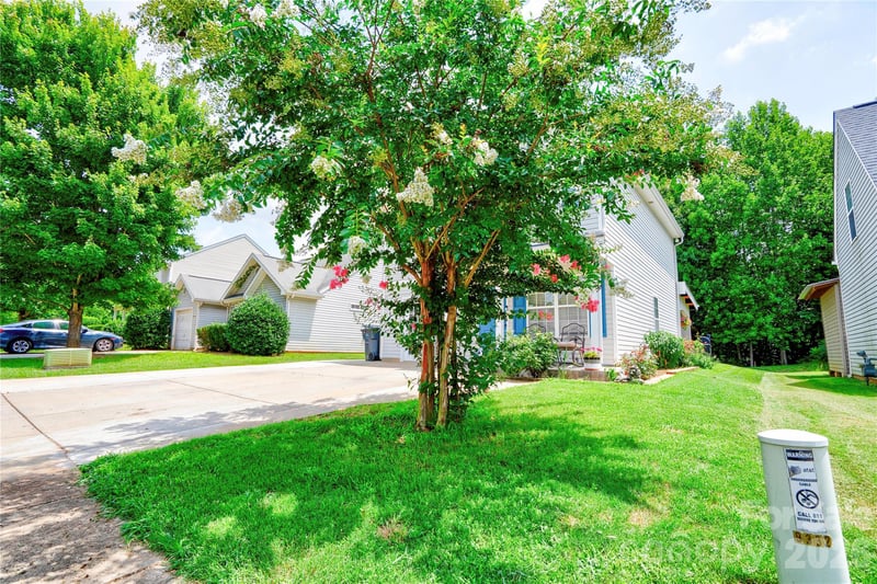 9336 Dewey Dr, Charlotte, NC 28214