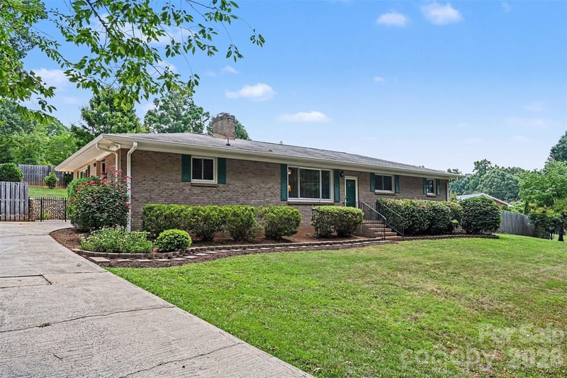 9050 Miriam Dr, Huntersville, NC 28078