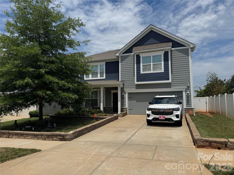 109 E Americana Dr, Mooresville, NC 28115
